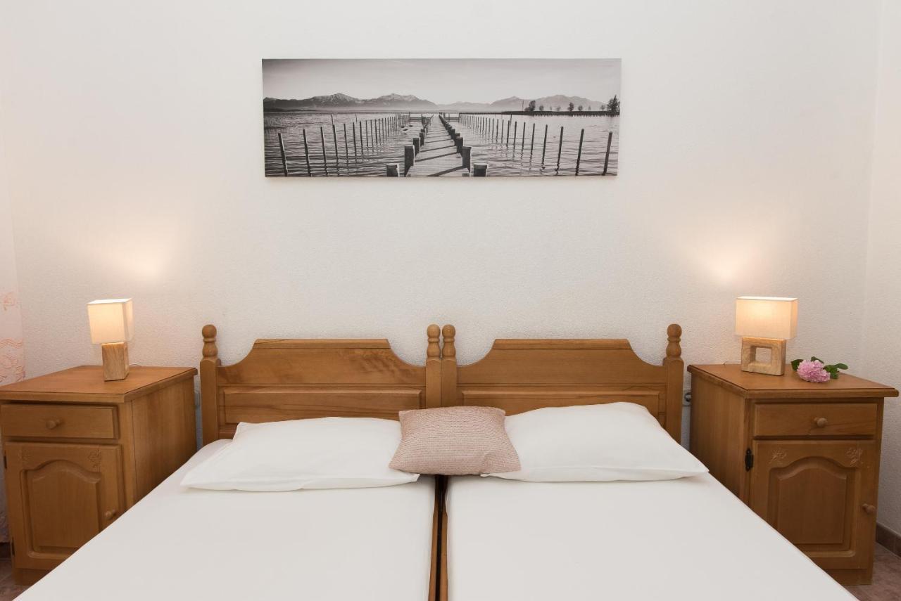 Topic Apartments Vodice Esterno foto