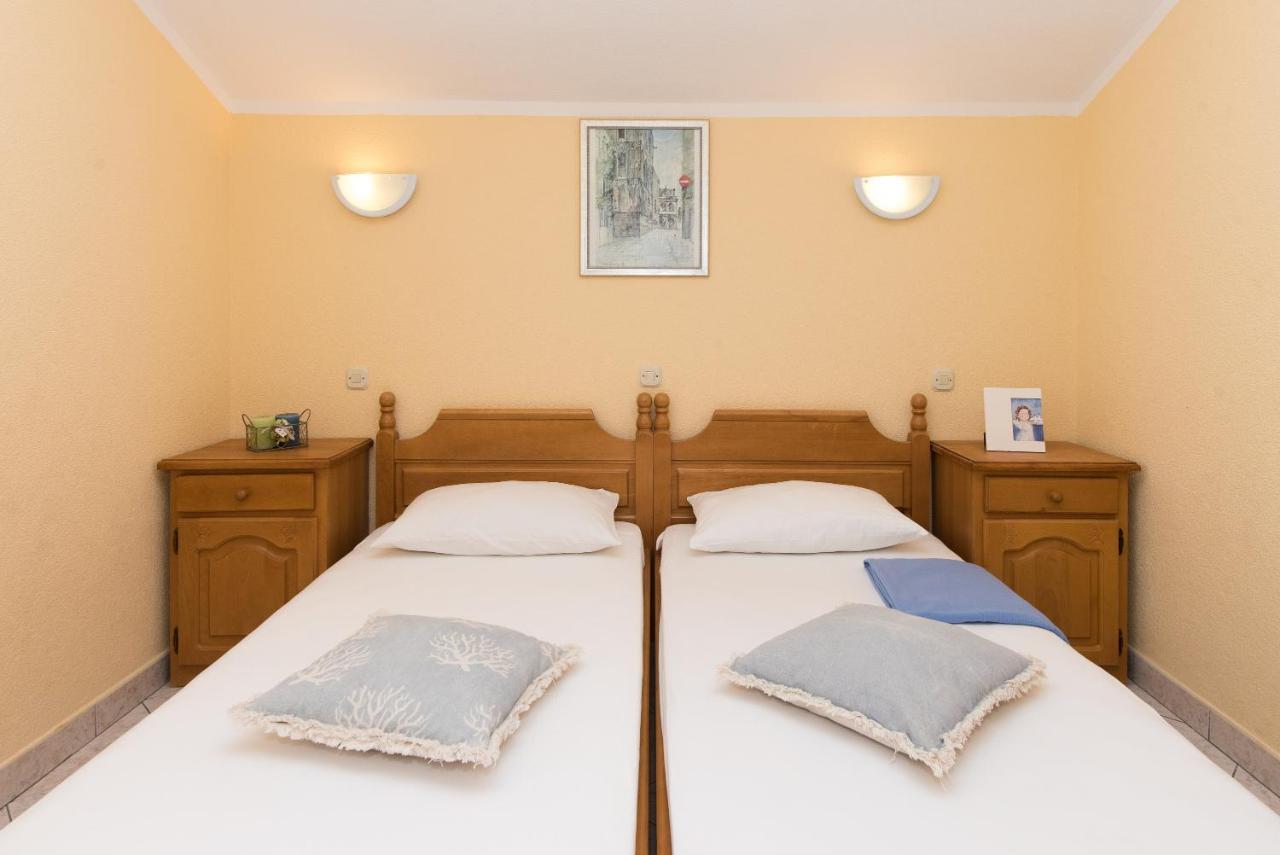 Topic Apartments Vodice Esterno foto