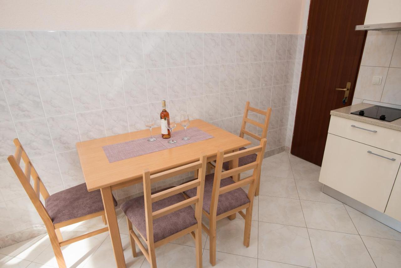 Topic Apartments Vodice Esterno foto