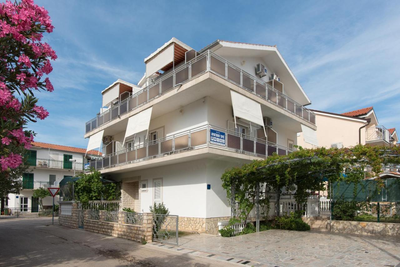 Topic Apartments Vodice Esterno foto