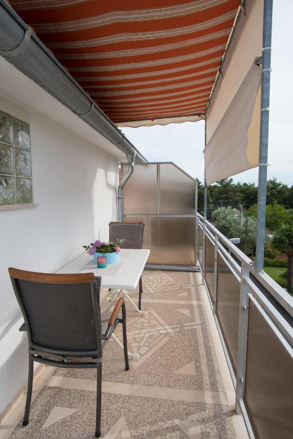 Topic Apartments Vodice Esterno foto