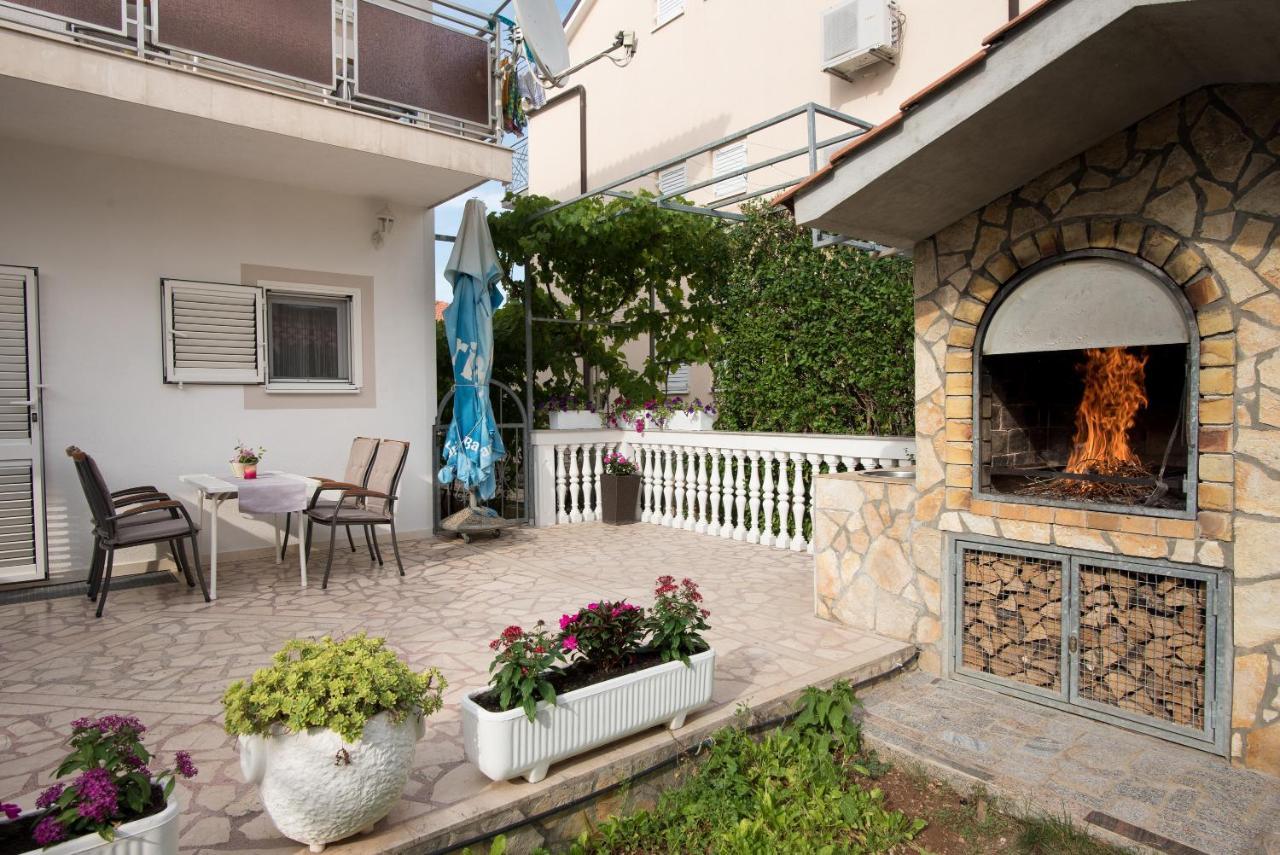 Topic Apartments Vodice Esterno foto