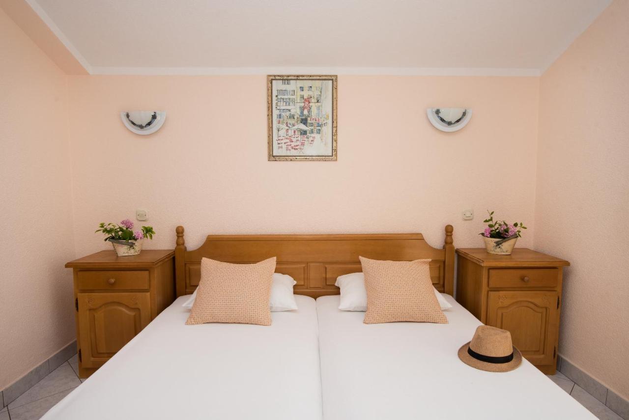 Topic Apartments Vodice Esterno foto
