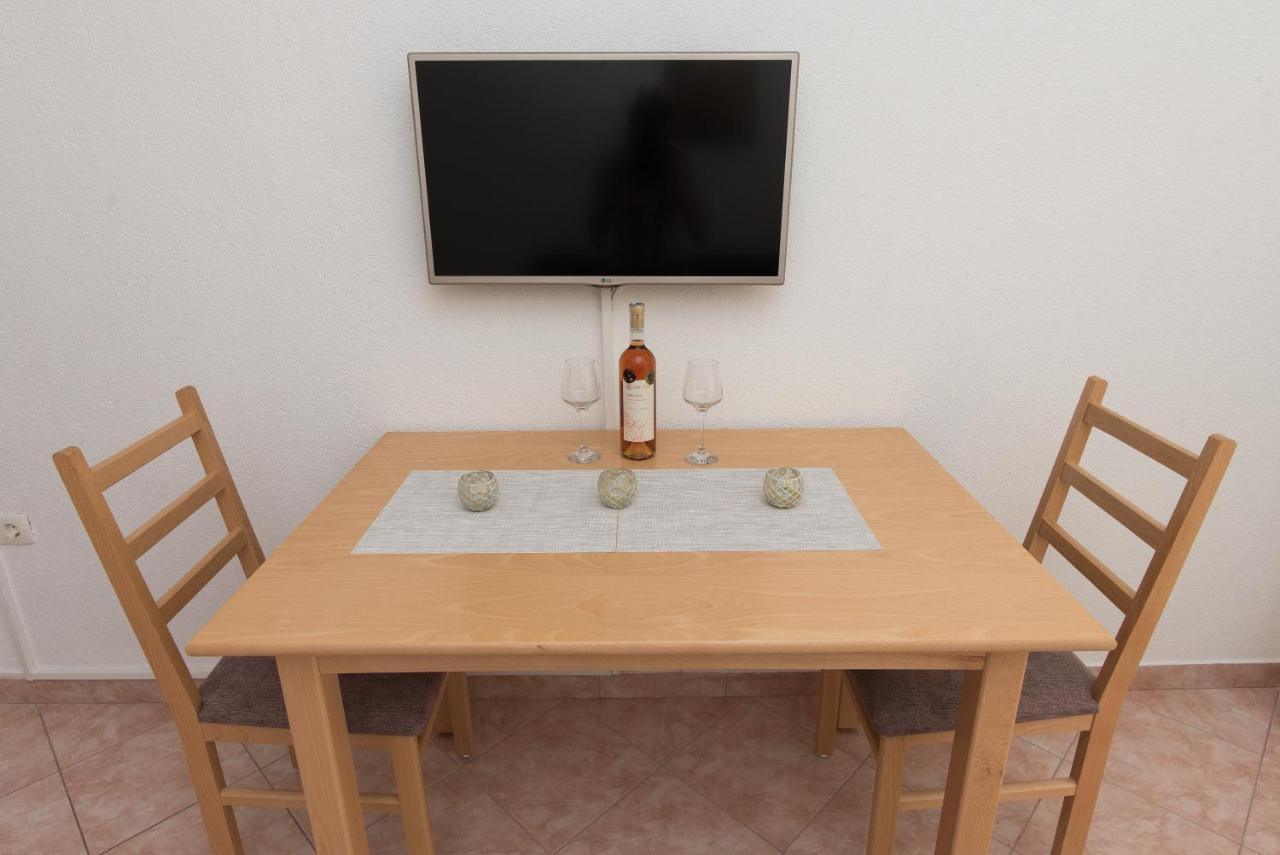 Topic Apartments Vodice Esterno foto