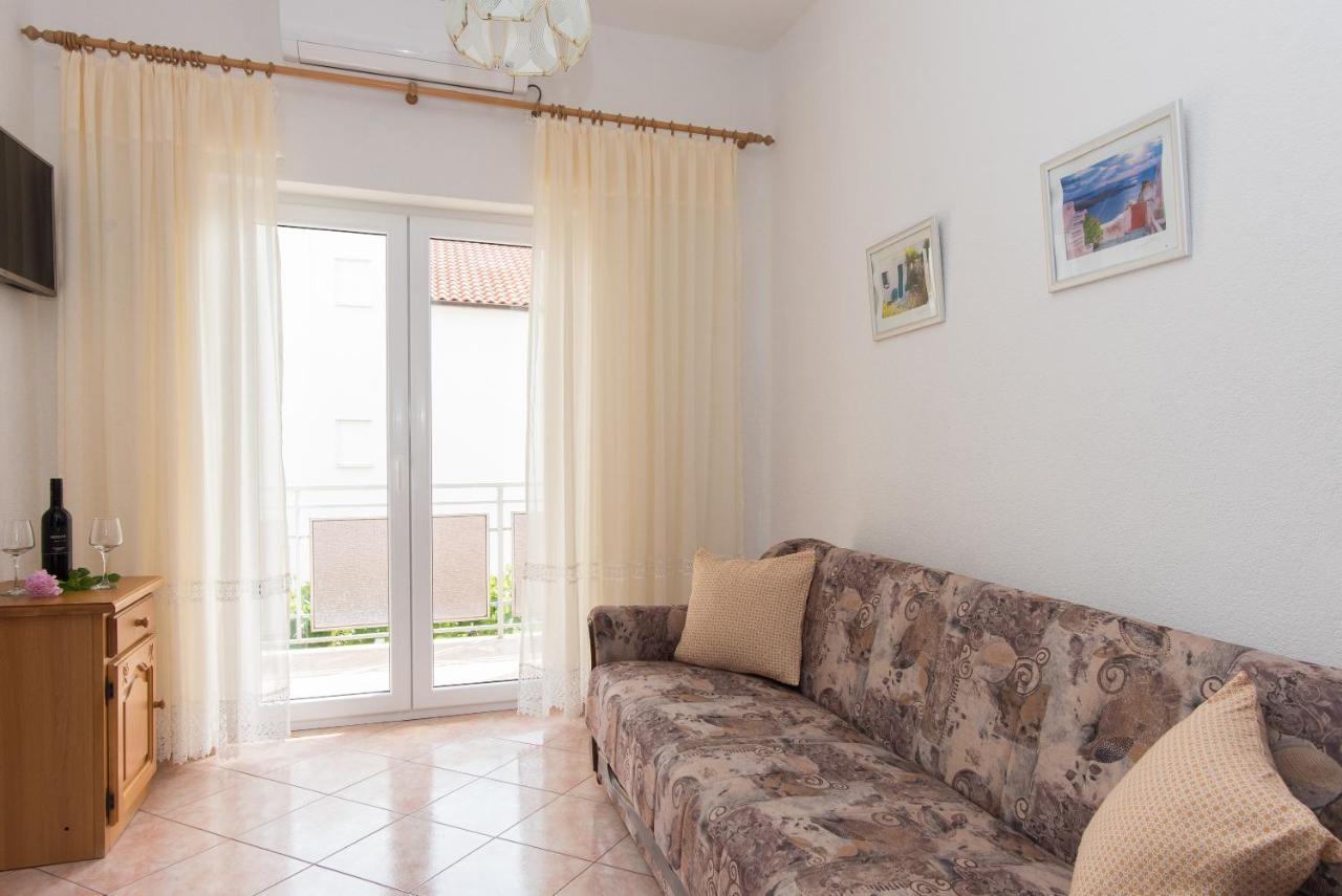 Topic Apartments Vodice Esterno foto