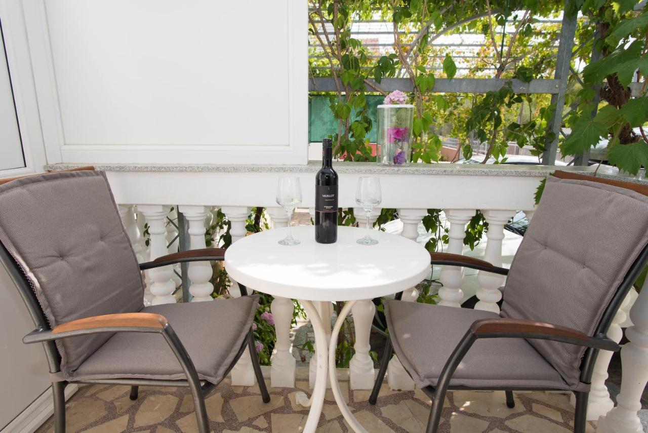 Topic Apartments Vodice Esterno foto