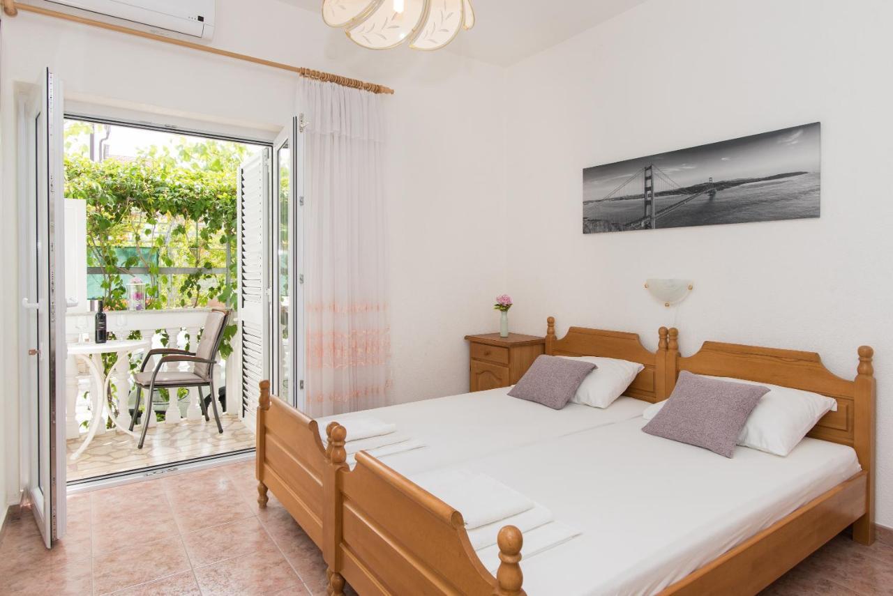 Topic Apartments Vodice Esterno foto